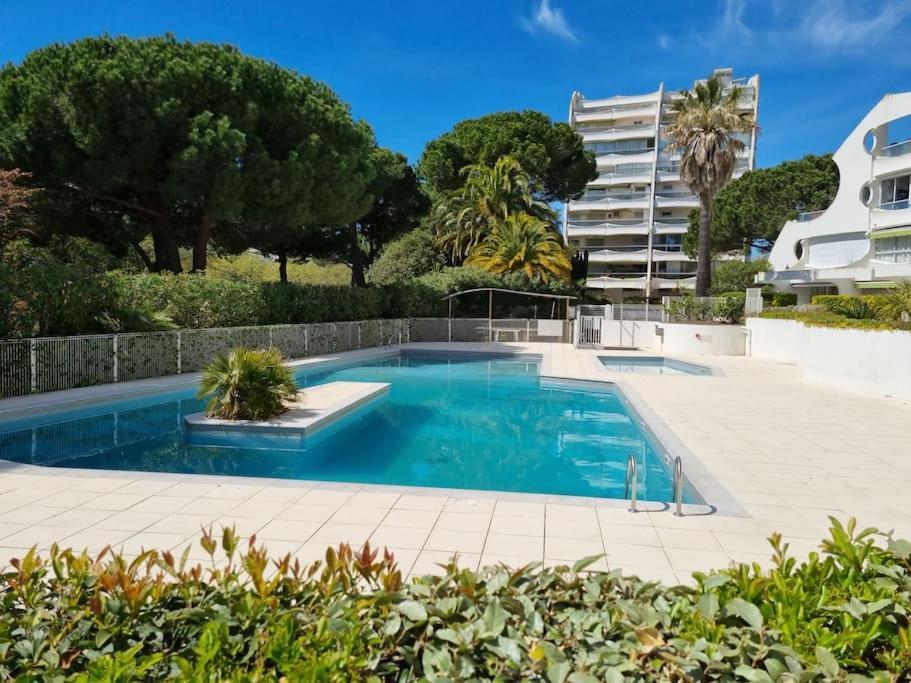 Superbe T2 Tout Confort 3 Etoiles, Entierement Renove Avec Piscine, Parking, Clim, Wifi, Netflix ラ・グランド・モット エクステリア 写真