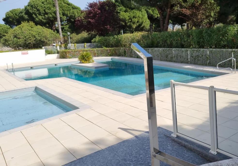 Superbe T2 Tout Confort 3 Etoiles, Entierement Renove Avec Piscine, Parking, Clim, Wifi, Netflix ラ・グランド・モット エクステリア 写真