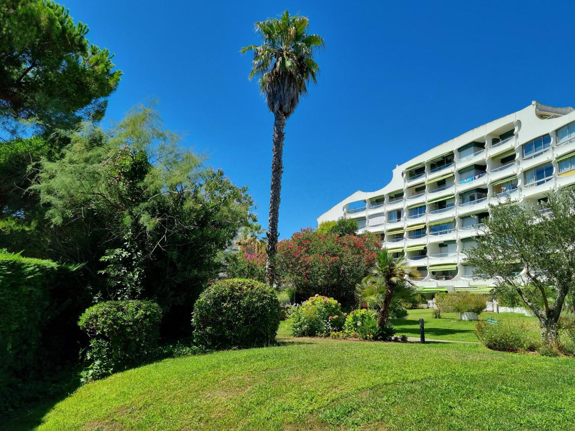 Superbe T2 Tout Confort 3 Etoiles, Entierement Renove Avec Piscine, Parking, Clim, Wifi, Netflix ラ・グランド・モット エクステリア 写真